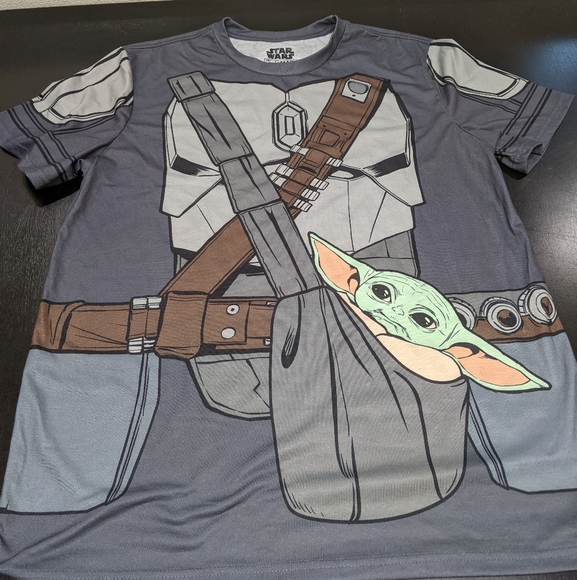 Star Wars Mens' The Mandalorian Mando Holding The Child Costume Shirt XL - Picture 1 of 7